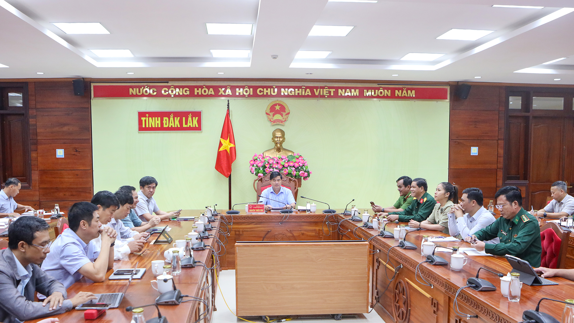 Khẩn cấp triển khai các phương án ứng phó với bão số 13